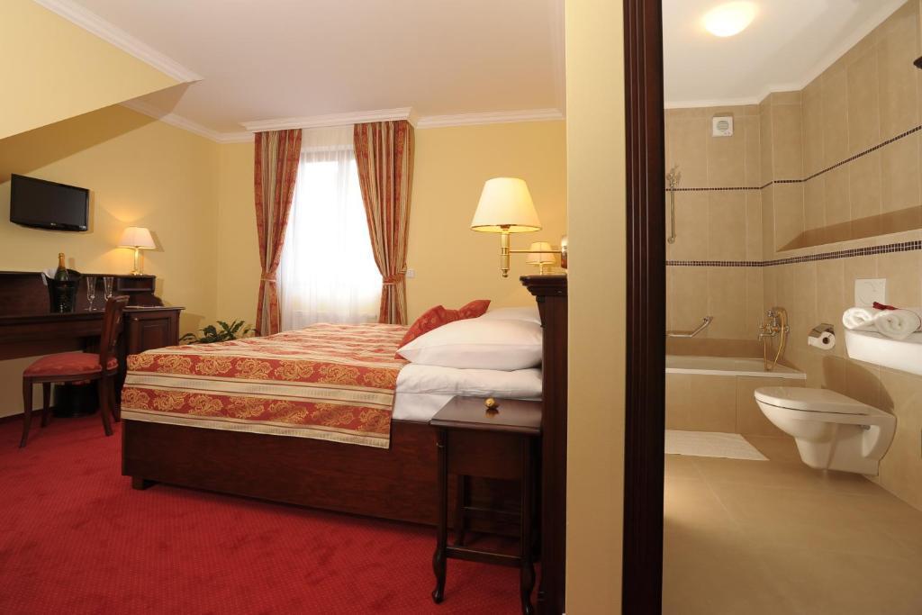 Hotel U Krale Jičín エクステリア 写真