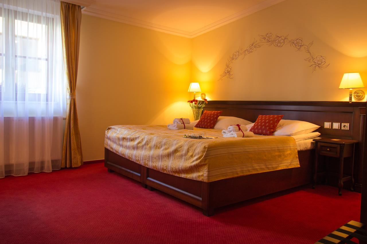 Hotel U Krale Jičín エクステリア 写真