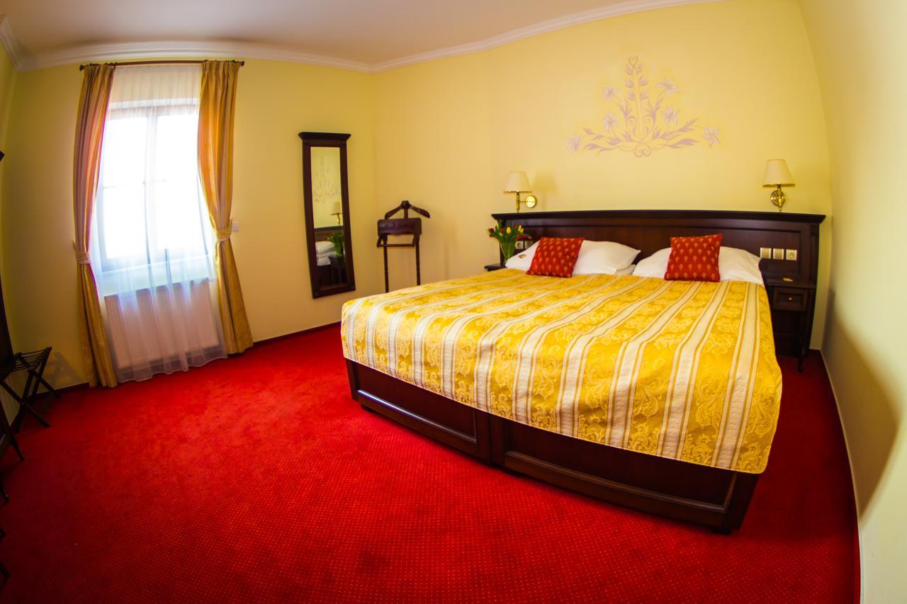 Hotel U Krale Jičín エクステリア 写真
