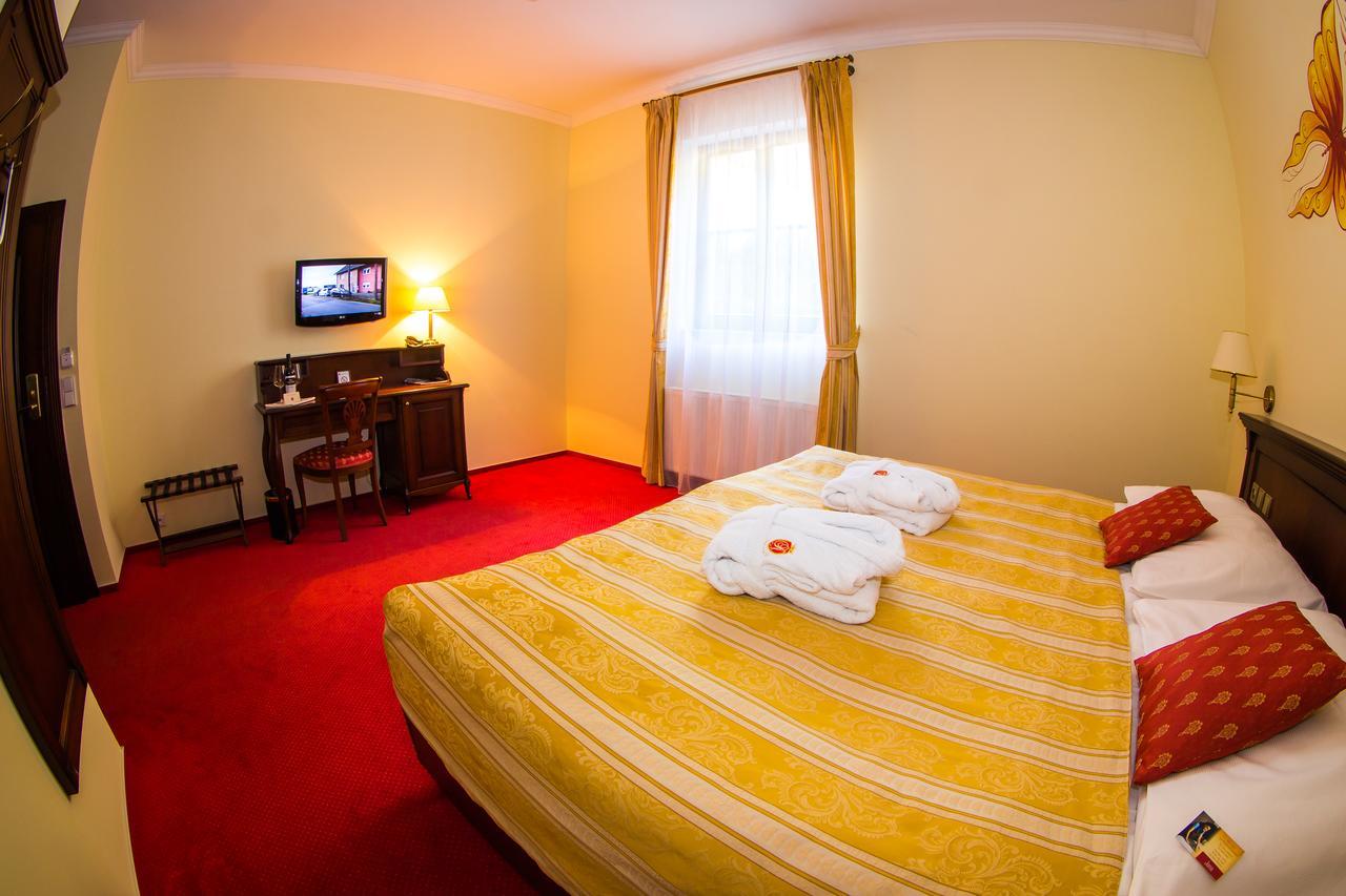 Hotel U Krale Jičín エクステリア 写真